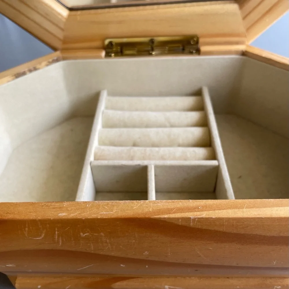 GUC Wood Octagon Shaped Jewelry Box